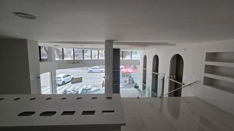 Corner Shophouse for Rent in Thonglor | 4 Storeys + Rooftop, Bangkok, ทองหล่อ, Khlong Tan Nua, Watthana, Bangkok, , 496 sqm, Shophouse For Rent, by Chutinun Mungmai, 500542738 - DDproperty.com