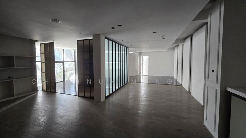 Corner Shophouse for Rent in Thonglor | 4 Storeys + Rooftop, Bangkok, ทองหล่อ, Khlong Tan Nua, Watthana, Bangkok, , 496 sqm, Shophouse For Rent, by Chutinun Mungmai, 500542738 - DDproperty.com