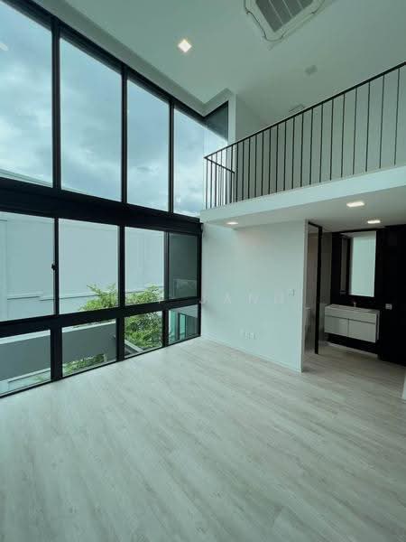 VIVE Krungthep Kreetha, Bangkok, Krungthep Kreetha Road, Saphan Sung, Bangkok, 4 Bedrooms, 421 sqm, Single Detached House For Rent, by Ivy Jang, 500542810 - DDproperty.com