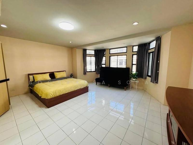 Moo Baan Chicha Castle, Bangkok, Sukhumvit 31, Khlongtoei Nua, Watthana, Bangkok, 4 Bedrooms, 350 sqm, Townhouse For Rent, by Boonraksa Sopak, 500542864 - DDproperty.com