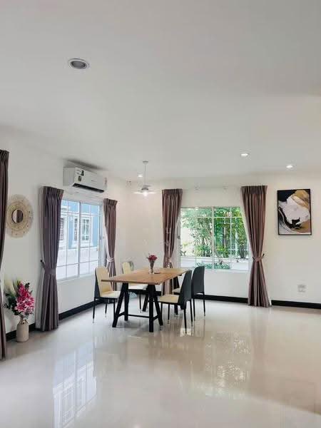 ทำเลติดถนนเคหะร่มเกล้า นลินวิลล์ 5 Nalinville 5 ให้เช่าบ้านเดี่ยว 60 วา บ้านแต่งครบ พร้อมอยู่, กรุงเทพ, เคหะร่มเกล้า, คลองสองต้นนุ่น, ลาดกระบัง, กรุงเทพ, 180 ตร.ม., บ้านเดี่ยว ให้เช่า, โดย บุษบา รัตนวงษ์ชัย, 500543129 - DDproperty.com