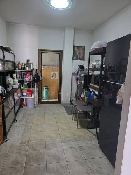 3-BR House, Bangkok, Khlong Chan, Bang Kapi, Bangkok, 3 Bedrooms, 248 sqm, Single Detached House For Sale, by Kanyapuk Tinanop, 500543196 - DDproperty.com