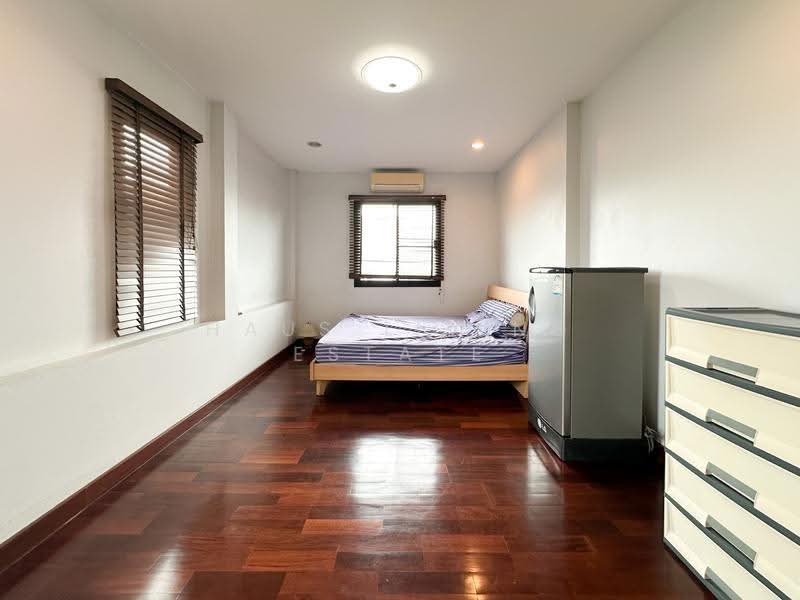 House Sanambin Nam Soi Thaiyanon 3, Nonthaburi, Tha-Sai, Muang Nonthaburi, Nonthaburi, 4 Bedrooms, 200 sqm, Single Detached House For Sale, by Haus Living Estate, 500543290 - DDproperty.com