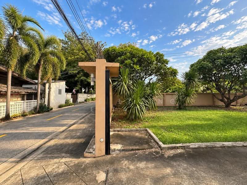 House Sanambin Nam Soi Thaiyanon 3, Nonthaburi, Tha-Sai, Muang Nonthaburi, Nonthaburi, 4 Bedrooms, 200 sqm, Single Detached House For Sale, by Haus Living Estate, 500543290 - DDproperty.com