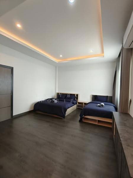 House Ekkamai, Bangkok, Phra Kanong Nua, Watthana, Bangkok, 4 Bedrooms, 330 sqm, Single Detached House For Sale, by Eastblue Horizon, 500543297 - DDproperty.com
