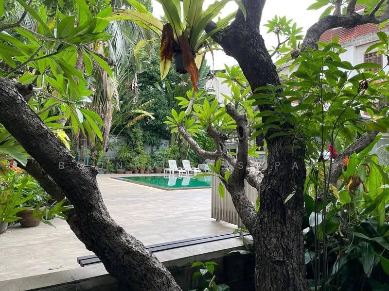 Mukda Mansion, Bangkok, 21 Soi Sukhumvit 43, Khlong Tan Nua, Watthana, Bangkok, 2 Bedrooms, 115 sqm, Apartment For Rent, by Boonraksa Sopak, 500543387 - DDproperty.com