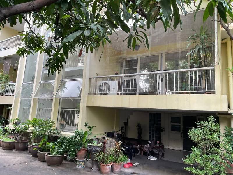 Mukda Mansion, Bangkok, 21 Soi Sukhumvit 43, Khlong Tan Nua, Watthana, Bangkok, 2 Bedrooms, 115 sqm, Apartment For Rent, by Boonraksa Sopak, 500543387 - DDproperty.com