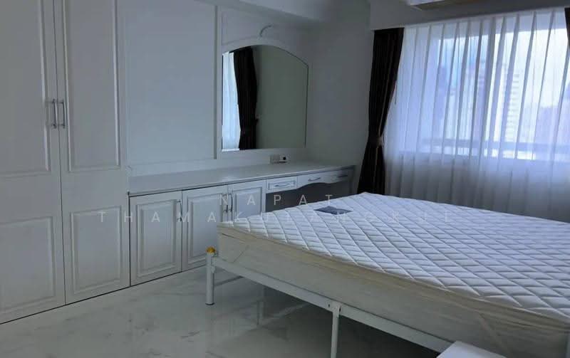 Royal Castle Sukhumvit, Bangkok, 30 Soi Sukhumvit 39, Khlongtoei Nua, Watthana, Bangkok, 3 Bedrooms, 140 sqm, Condo For Rent, by Napat Thamakulangkul, 500543500 - DDproperty.com