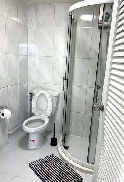 Royal Castle Sukhumvit, Bangkok, 30 Soi Sukhumvit 39, Khlongtoei Nua, Watthana, Bangkok, 3 Bedrooms, 140 sqm, Condo For Rent, by Napat Thamakulangkul, 500543500 - DDproperty.com