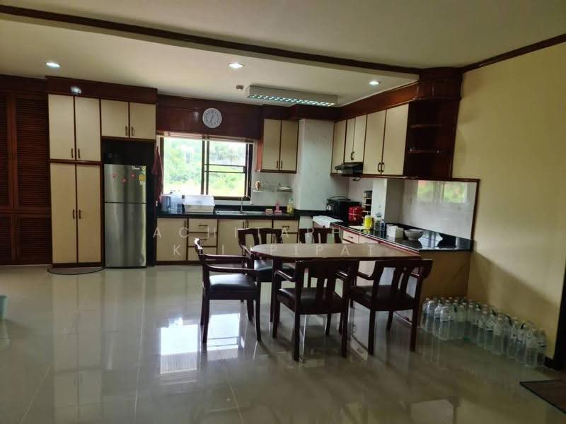 Bay View Resort, Chon Buri (Pattaya), Laem Chabang, Bang Lamung, Bang Lamung (Pattaya), Chon Buri (Pattaya), 3 Bedrooms, 263 sqm, Condo For Sale, by Achitaphop Klinpipat, 500543503 - DDproperty.com
