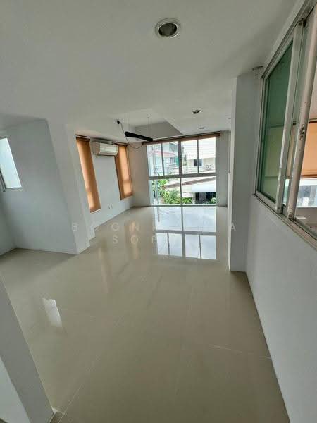 ทาวน์เฮ้าส์ 3-ห้องนอน, กรุงเทพ, คลองตันเหนือ, วัฒนา, กรุงเทพ, 178 ตร.ม., Townhouse ให้เช่า, โดย Boonraksa Sopak, 500543619 - DDproperty.com