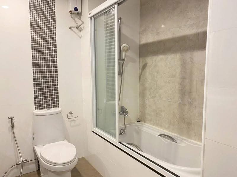 Prasanmitr Place, Bangkok, 154 Sukhumvit 21, Soi 1, Khlongtoei Nua, Watthana, Bangkok, 2 Bedrooms, 155 sqm, Condo For Rent, by Boonraksa Sopak, 500543638 - DDproperty.com