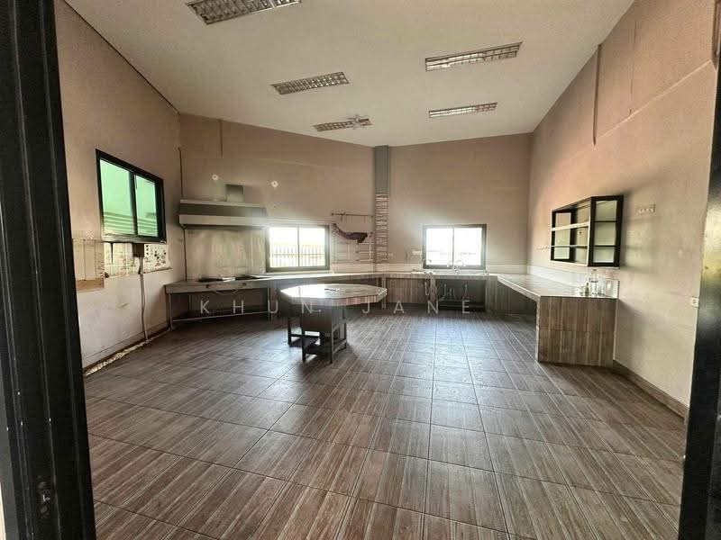 2-Storey Commercial Building for Rent on Main Pattanakan Road – 5 Rai Including Fish Pond (SPSJP665), bangkok, พัฒนาการ 69, Prawet, Bangkok, , 8,000 sqm, Shophouse For Rent, by Khun Jane, 500543790 - DDproperty.com