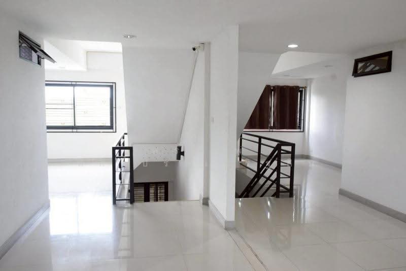 Twin Shophouse (2 Units Combined) in Prime Don Chan, on the Middle Ring Road, Chiang Mai, chiang-mai, สมโภชเชียงใหม่ 700ปี, Chai Sa Than, Saraphi, Chiang Mai, , 312 sqm, Office Space For Sale, by พรเทพ ทัศน์ประเสริฐสิน, 500543927 - DDproperty.com