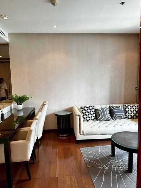 The Address Sukhumvit 28, Bangkok, 1 Soi Sukhumvit 28, Khong Tan, Khlong Toei, Bangkok, 1 Bedroom, 52 sqm, Condo For Sale, by Napat Thamakulangkul, 500543930 - DDproperty.com