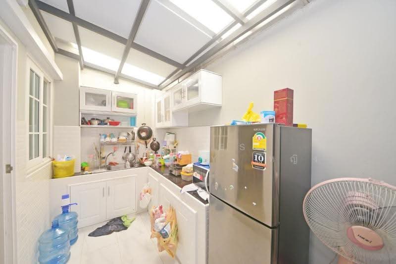Golden Town Sukhumvit-Bearing BTS Station, Samut Prakan, Sam Rong, Phra Pra Daeng, Samut Prakan, 3 Bedrooms, 150 sqm, Townhouse For Sale, by The Best Property หญิง, 500544077 - DDproperty.com