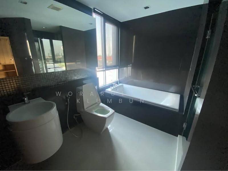 Rhythm Sathorn, Bangkok, 141 Soi Sathorn 21, Yan Nawa, Sathon, Bangkok, 1 Bedroom, 50 sqm, Condo For Sale, by Woraruethai Klumbun, 500544120 - DDproperty.com