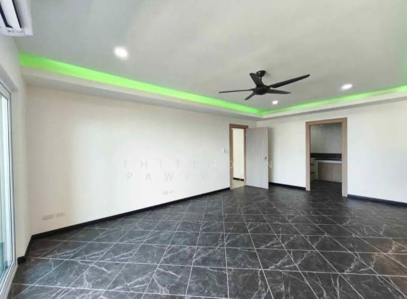 View Talay Residence 5 Pratumnak, Chon Buri (Pattaya), 6 พระตำหนัก, Nong Pru, Bang Lamung (Pattaya), Chon Buri (Pattaya), 3 Bedrooms, 184 sqm, Condo For Sale, by Thitiporn Pawikham, 500544199 - DDproperty.com