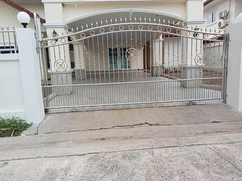3-BR House, Chon Buri (Pattaya), Poong, Bang Lamung (Pattaya), Chon Buri (Pattaya), 3 Bedrooms, 311 sqm, Single Detached House For Sale, by Thitiporn Pawikham, 500544243 - DDproperty.com