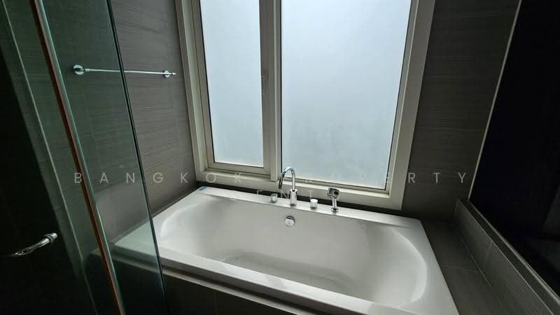 Siri At Sukhumvit, Bangkok, 902 Sukhumvit Road, Phra Kanong, Khlong Toei, Bangkok, 2 Bedrooms, 70 sqm, Condo For Rent, by BANGKOK PROPERTY AGENTS, 500544386 - DDproperty.com