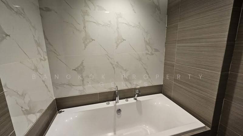 Siri At Sukhumvit, Bangkok, 902 Sukhumvit Road, Phra Kanong, Khlong Toei, Bangkok, 2 Bedrooms, 72 sqm, Condo For Rent, by BANGKOK PROPERTY AGENTS, 500544427 - DDproperty.com