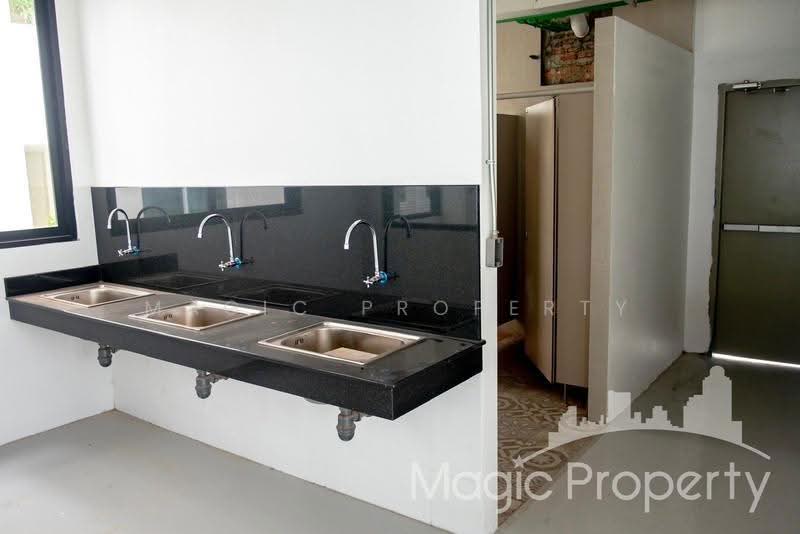 Commercial Building in Town in Town For Sale, Bangkok, Phlapphla, Wang Thonglang, Bangkok, , 1,100 sqm, Shophouse For Sale, by Magic Property, 500544596 - DDproperty.com