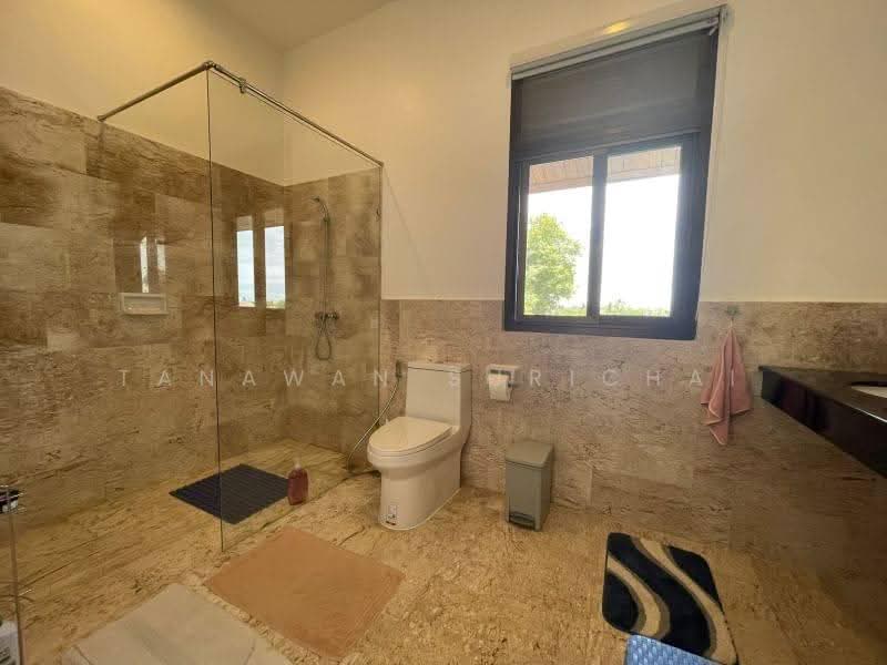 3-BR Villa, Chon Buri (Pattaya), Nong Pru, Bang Lamung (Pattaya), Chon Buri (Pattaya), 3 Bedrooms, 250 sqm, Villa For Sale, by Tanawan Surichai, 500544750 - DDproperty.com