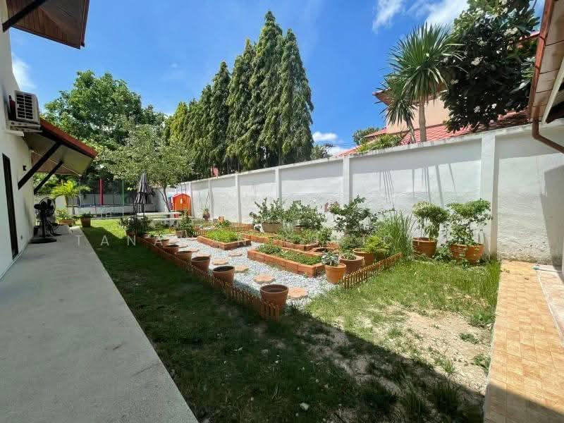 3-BR Villa, Chon Buri (Pattaya), Nong Pru, Bang Lamung (Pattaya), Chon Buri (Pattaya), 3 Bedrooms, 250 sqm, Villa For Sale, by Tanawan Surichai, 500544750 - DDproperty.com