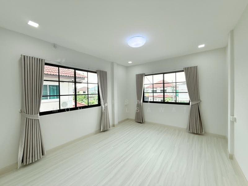 หมู่บ้านเคซีการ์เด้นโฮม9, Bangkok, Sam Wa Tawan Ok, Khlong Sam Wa, Bangkok, 5 Bedrooms, 200 sqm, Single Detached House For Sale, by Somsak Mongkolsawat, 500544965 - DDproperty.com
