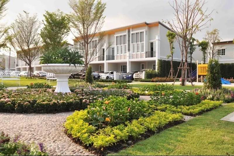 Golden Town Bangna-Suanluang : โกลเด้น ทาวน์ บางนา-สวนหลวง, กรุงเทพ, ถนนกาญจนาภิเษก, ดอกไม้, ประเวศ, กรุงเทพ, 130 ตร.ม., ทาวน์เฮ้าส์ ขาย, โดย คุณพัฒน์, 500545005 - DDproperty.com