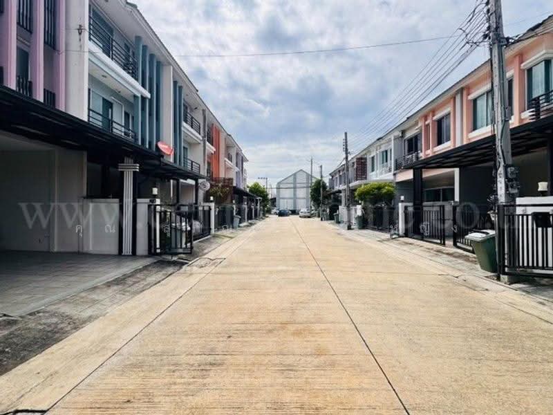 Vista Park Sathorn-Pinklao, Nonthaburi, Ratchaphruek Road, Bang Khun Kong, Bang Kruai, Nonthaburi, 3 Bedrooms, 122 sqm, Single Detached House For Sale, by คุณ สุภิญญา ( หญิง ), 500545032 - DDproperty.com