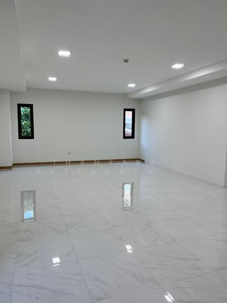 Office building near MRT Huai Khwang, Bangkok, ประชาสงเคราะห์, Din Daeng, Bangkok, , 800 sqm, Office Space For Rent, by Thanyarat Rattanaburee, 500545214 - DDproperty.com