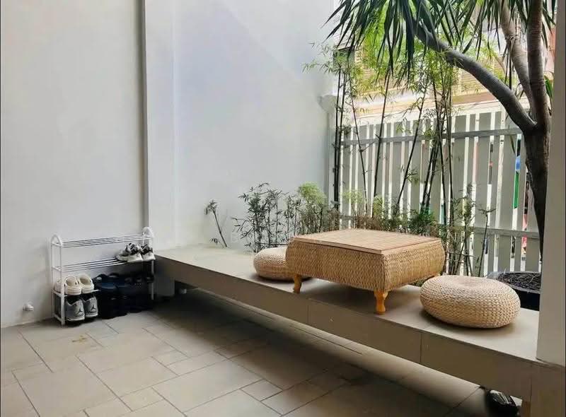 ทาวน์เฮาส์ 5 ห้องนอน ใกล้ BTS อโศก, กรุงเทพ, คลองเตยเหนือ, วัฒนา, กรุงเทพ, 300 ตร.ม., Townhouse ให้เช่า, โดย Thiti Boonchurn, 500545246 - DDproperty.com
