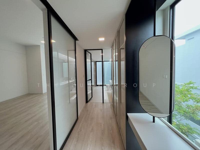VIVE Krungthep Kreetha, Bangkok, Krungthep Kreetha Road, Saphan Sung, Bangkok, 4 Bedrooms, 421 sqm, Single Detached House For Rent, by The Luxe Group, 500545307 - DDproperty.com