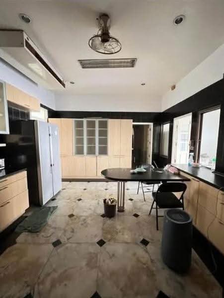 Detached House, 9 Bedroom, Near BTS Thong Lor, Bangkok, Khlong Toei, Bangkok, 9 Bedrooms, 400 sqm, Single Detached House For Rent, by Thiti Boonchurn, 500545333 - DDproperty.com