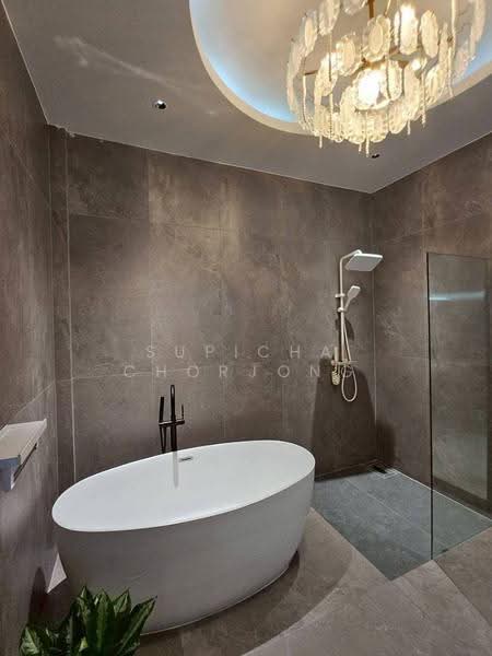 5-BR Villa, Chon Buri (Pattaya), Nong Pru, Bang Lamung (Pattaya), Chon Buri (Pattaya), 5 Bedrooms, 550 sqm, Villa For Sale, by Supicha Chorjong, 500545338 - DDproperty.com