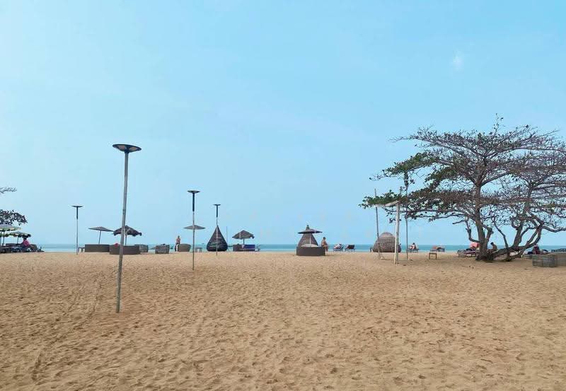 Grand Florida Beachfront, Chon Buri (Pattaya), Soi NaJomtien 14, Na Chom Thian, Sattahip, Chon Buri (Pattaya), 2 Bedrooms, 63 sqm, Condo For Sale, by Chalisa Kitilimtrakul, 500545811 - DDproperty.com
