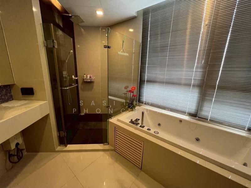 Rhythm Sukhumvit 44/1, Bangkok, Sukhumvit Road, Phra Kanong, Khlong Toei, Bangkok, 2 Bedrooms, 68 sqm, Condo For Sale, by Sasithon Phonchuai, 500546453 - DDproperty.com