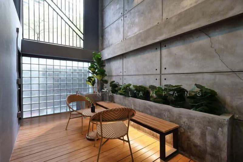 5-BR Townhouse, Bangkok, Khlong Tan Nua, Watthana, Bangkok, 5 Bedrooms, 495 sqm, Townhouse For Sale, by Nicha Na Lampang, 500546455 - DDproperty.com