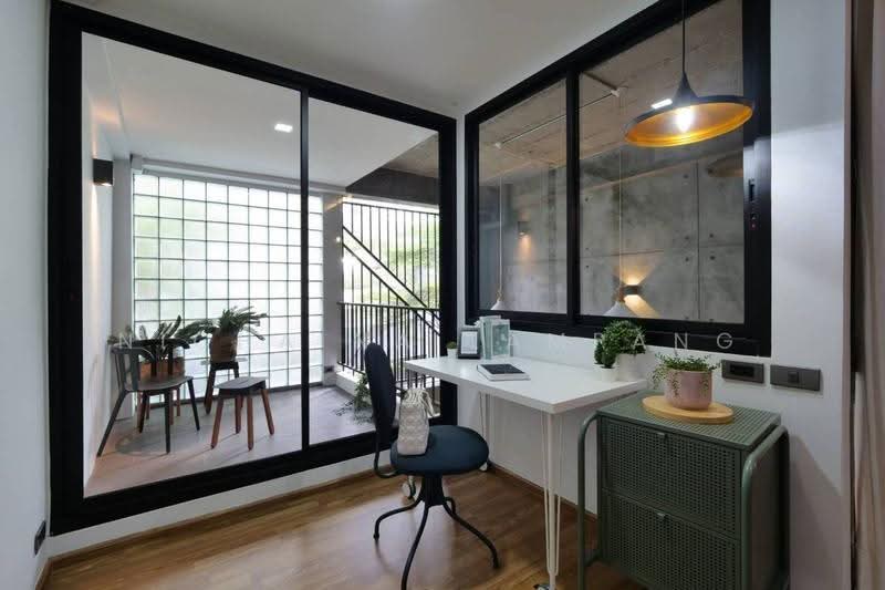 5-BR Townhouse, Bangkok, Khlong Tan Nua, Watthana, Bangkok, 5 Bedrooms, 495 sqm, Townhouse For Sale, by Nicha Na Lampang, 500546455 - DDproperty.com