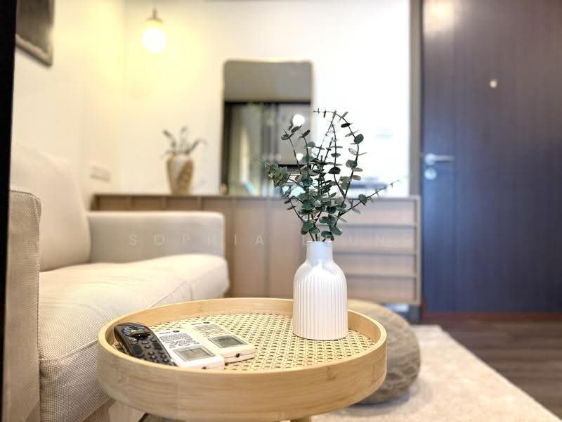 The Base Park East Sukhumvit 77, Bangkok, 99 Soi Pridi Banomyong 2, Phra Kanong Nua, Watthana, Bangkok, 1 Bedroom, 31 sqm, Condo For Rent, by Sophia Leung, 500546721 - DDproperty.com