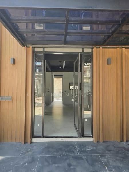 FOR RENT | Commercial Space on Sukhumvit 64/1 | 400 m. from BTS Punnawithi(SPSMG215), Bangkok, สุขุมวิท 64/1, Bang Chak, Phra Khanong, Bangkok, , 297 sqm, Office Space For Rent, by Khun Ming, 500546812 - DDproperty.com