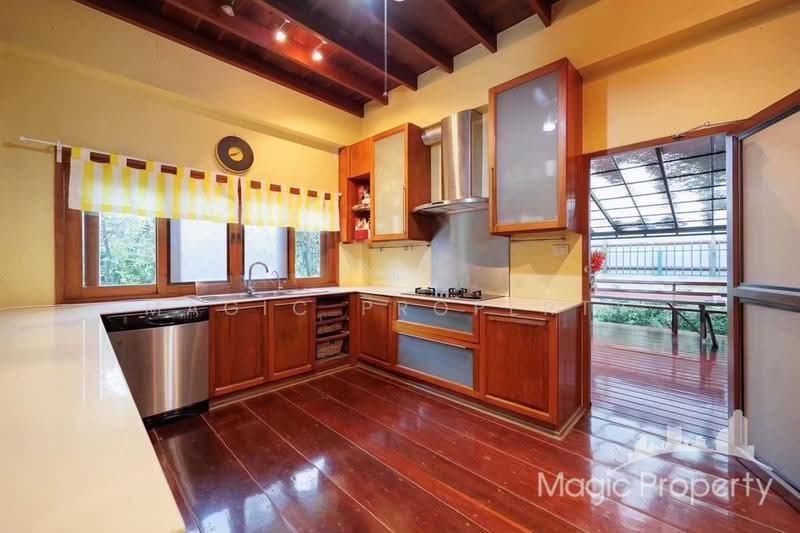 Luxury Pool Villa For Rent in Soi Pattanakarn 20, bangkok, Suan Luang, Bangkok, 8 Bedrooms, 800 sqm, Single Detached House For Rent, by Magic Property, 500546855 - DDproperty.com