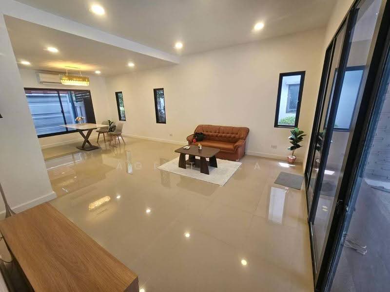 3-Storey Townhome | Residential + Home Office | Bangna-Trad Km.5 (SPSP676), Samut Prakan, บางนา-ตราด กม.5, Bangphli Yai, Bang Plee, Samut Prakan, 3 Bedrooms, 190 sqm, Townhouse For Sale, by Agent Pla, 500546891 - DDproperty.com