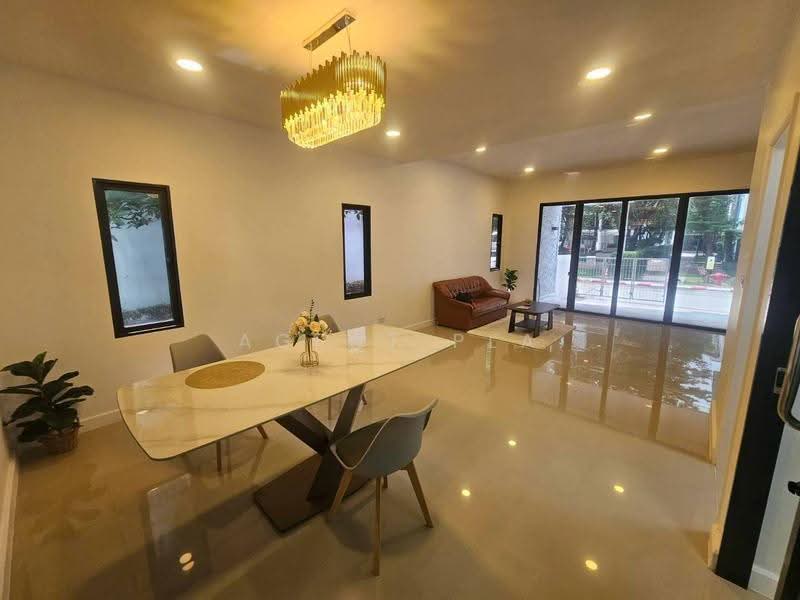 ทาวน์โฮม 3 ชั้น | ลงตัวทั้งอยู่อาศัยและ Home Office | บางนา-ตราด กม.5 (SPSP676), สมุทรปราการ, บางนา-ตราด กม.5, บางพลีใหญ่, บางพลี, สมุทรปราการ, 190 ตร.ม., ทาวน์เฮ้าส์ ขาย, โดย Agent Pla, 500546891 - DDproperty.com