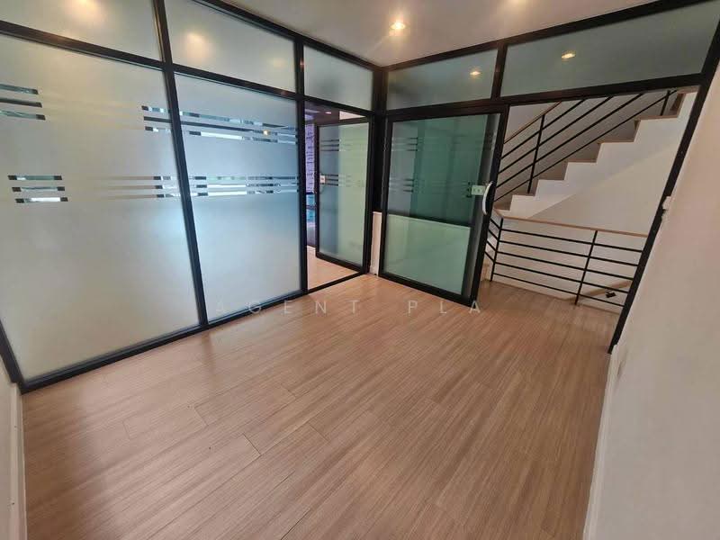 ทาวน์โฮม 3 ชั้น | ลงตัวทั้งอยู่อาศัยและ Home Office | บางนา-ตราด กม.5 (SPSP676), สมุทรปราการ, บางนา-ตราด กม.5, บางพลีใหญ่, บางพลี, สมุทรปราการ, 190 ตร.ม., ทาวน์เฮ้าส์ ขาย, โดย Agent Pla, 500546891 - DDproperty.com