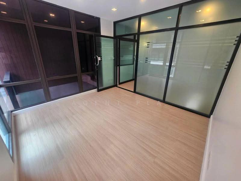 3-Storey Townhome | Residential + Home Office | Bangna-Trad Km.5 (SPSP676), Samut Prakan, บางนา-ตราด กม.5, Bangphli Yai, Bang Plee, Samut Prakan, 3 Bedrooms, 190 sqm, Townhouse For Sale, by Agent Pla, 500546891 - DDproperty.com