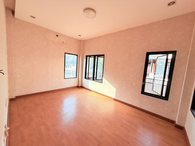 ธันวาทาว, Udon Thani, Ban Luam, Muang Udon Thani, Udon Thani, 3 Bedrooms, 240 sqm, Single Detached House For Sale, by อภิรัตน์ ประวิเศษ, 500546925 - DDproperty.com