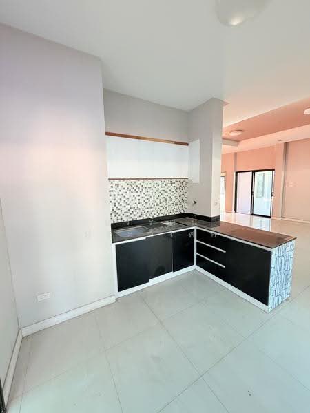 ธันวาทาว, Udon Thani, Ban Luam, Muang Udon Thani, Udon Thani, 3 Bedrooms, 240 sqm, Single Detached House For Sale, by อภิรัตน์ ประวิเศษ, 500546925 - DDproperty.com