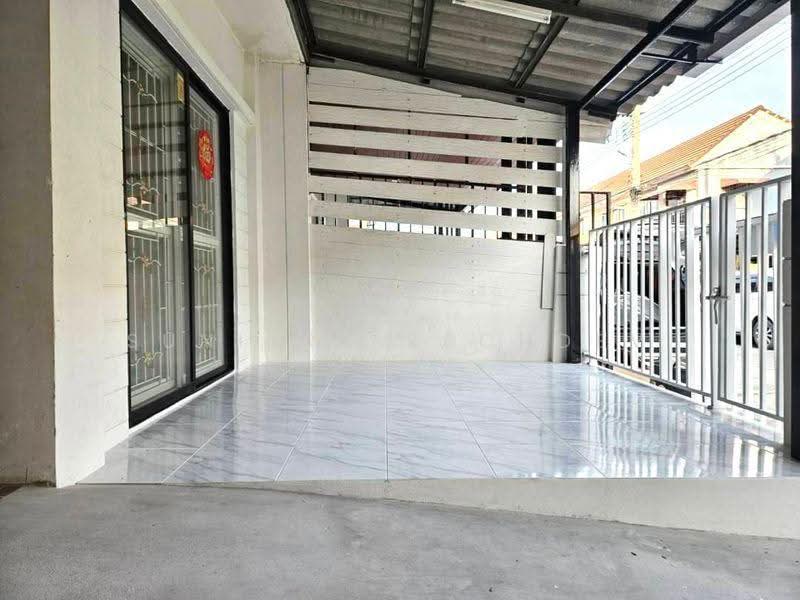 Baan Pruksa 58/2 Ladkrabang-Suvarnabhumi : บ้านพฤกษา 58/2 ลาดกระบัง-สุวรรณภูมิ, สมุทรปราการ, ถนนลาดกระบัง, ศีรษะจรเข้น้อย, บางเสาธง, สมุทรปราการ, 100 ตร.ม., Townhouse ให้เช่า, โดย Sunitra Sachdev, 500547148 - DDproperty.com